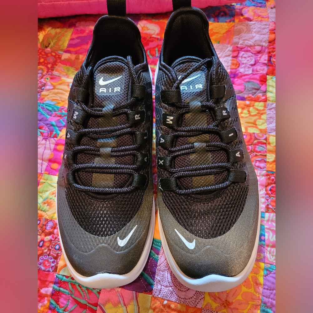 Nike Air Max Axis (Womens)